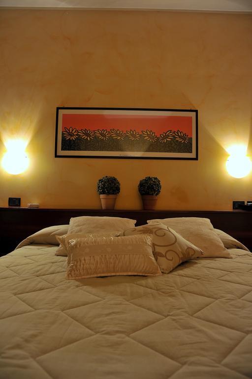 Hotel Parco Castelvetro Piacentino Room photo